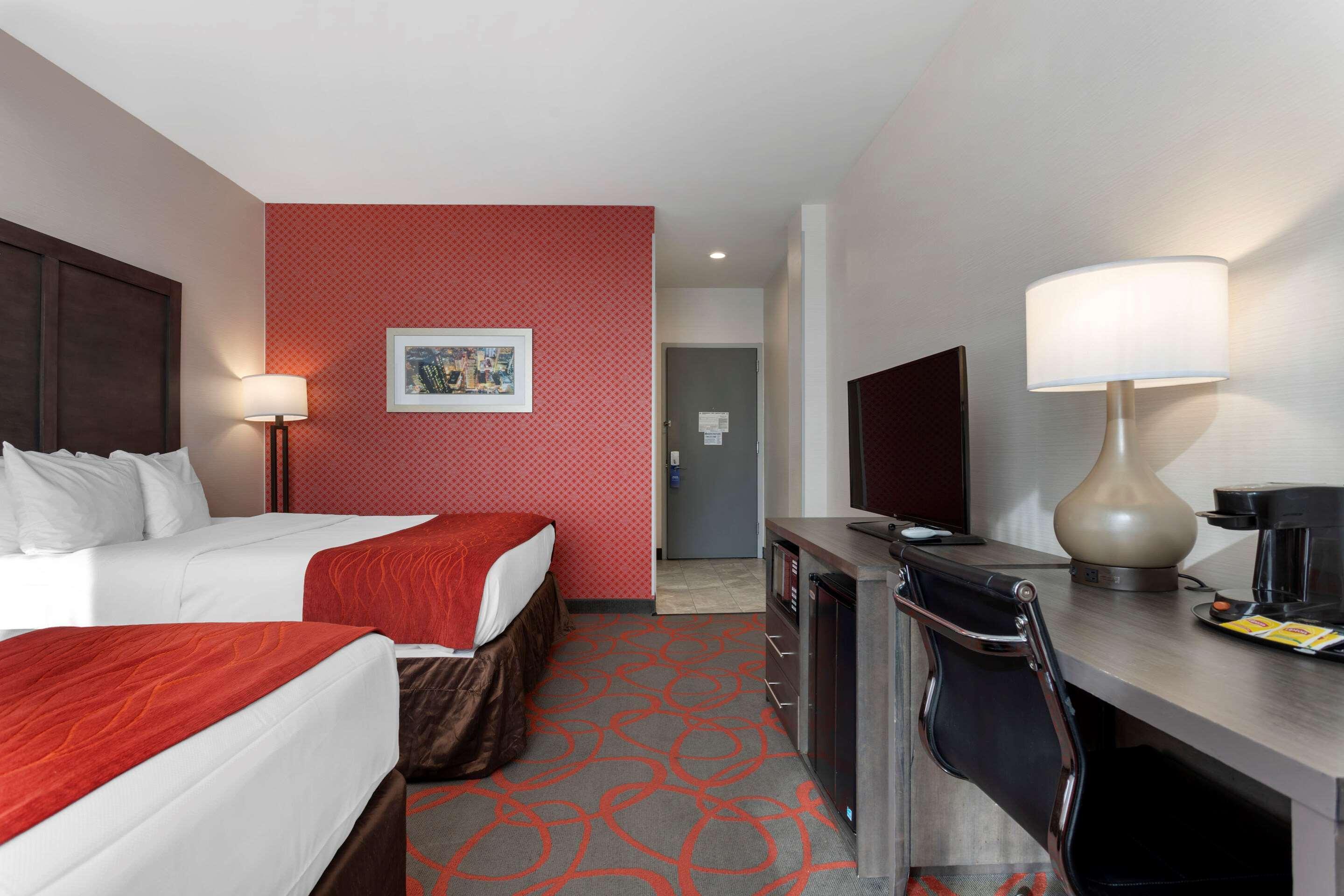 Comfort Inn & Suites Near Stadium Нью-Йорк Екстер'єр фото